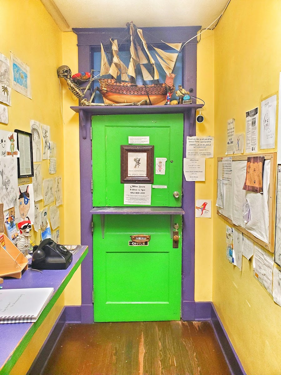 The Pirate Haus Inn photo 2
