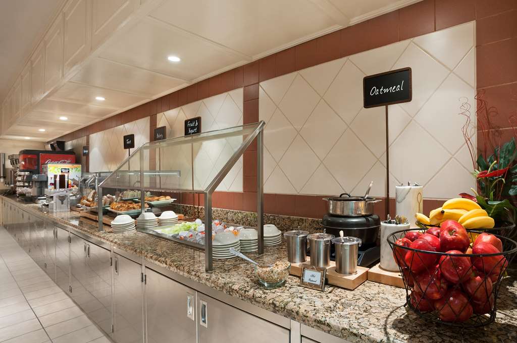 Embassy Suites by Hilton Las Vegas photo 2