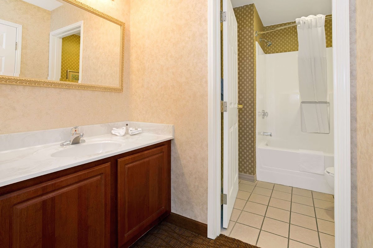 Hawthorn Extended Stay by Wyndham Cincinnati/Sharonville photo 2