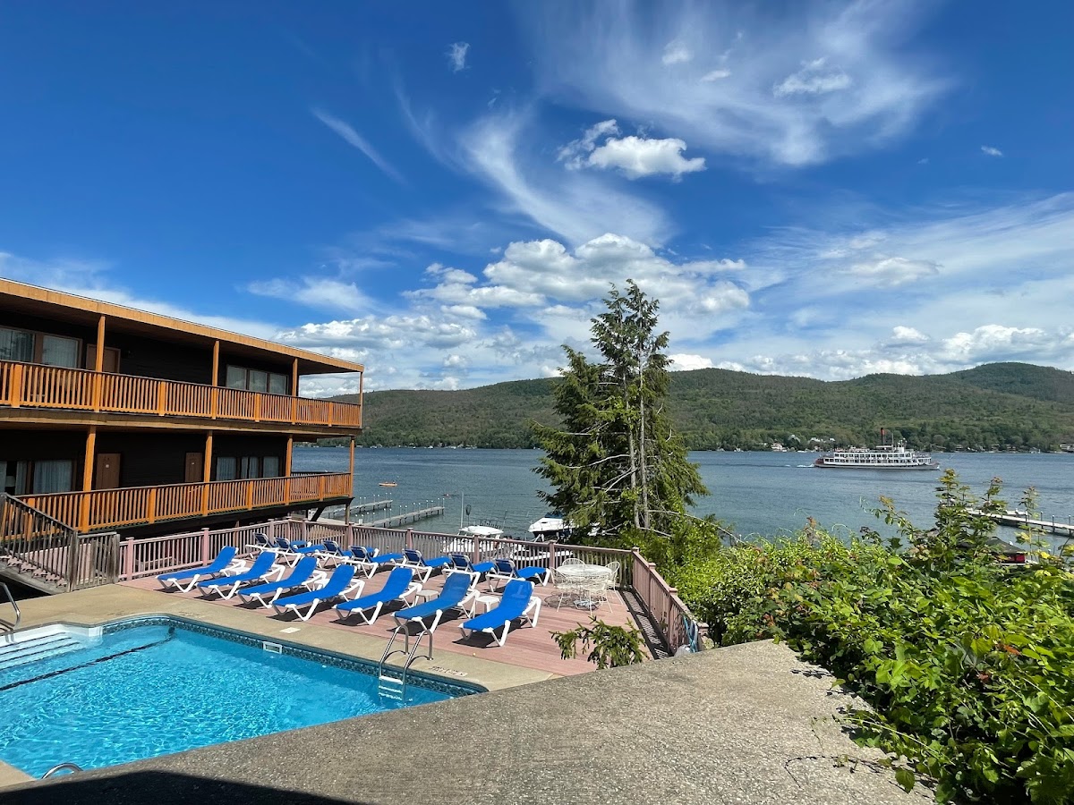 Lake Crest Inn