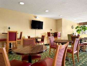 Days Inn & Suites by Wyndham Lafayette IN photo 2