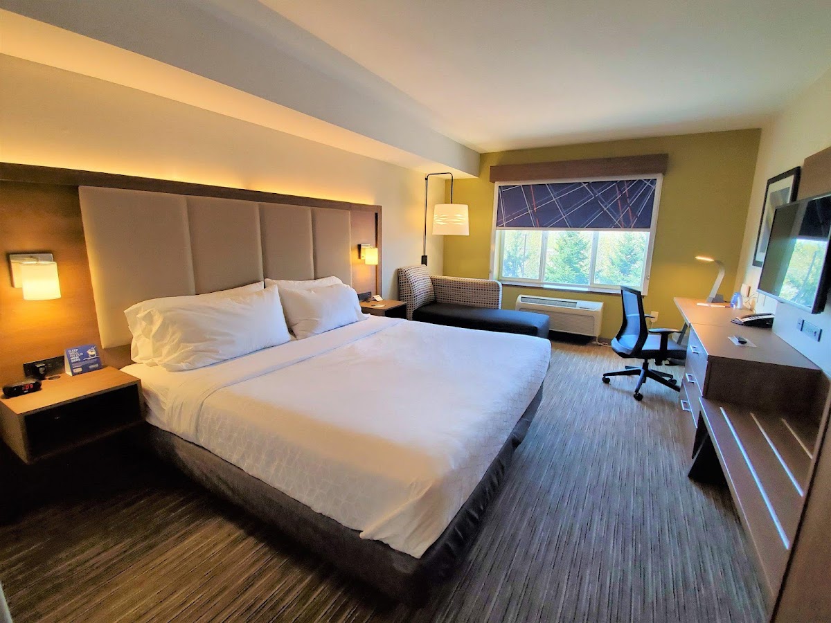 Holiday Inn Express & Suites Seattle North - Lynnwood by IHG photo 2