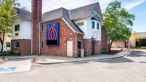 Motel 6 Arlington Heights, IL - Chicago North Central