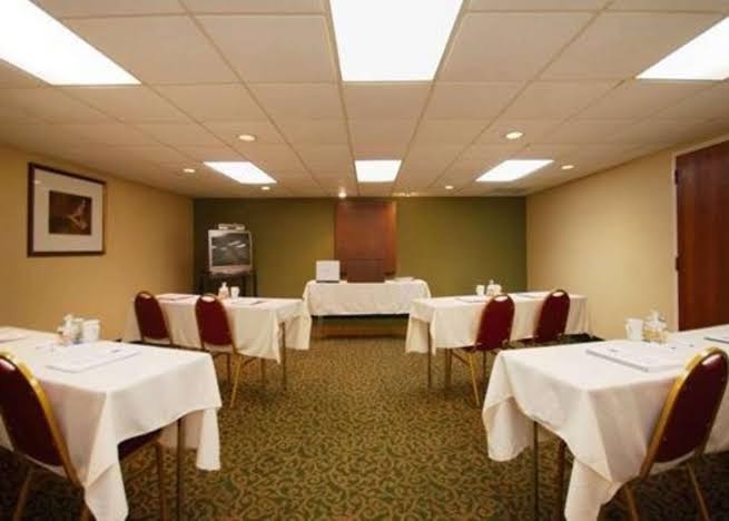 Comfort Inn & Suites Indianapolis Northwest - College Park photo 3