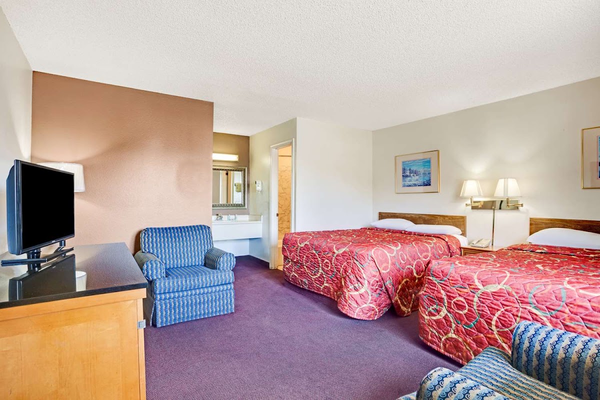 Travelodge by Wyndham Sea-Tac Airport North photo 2