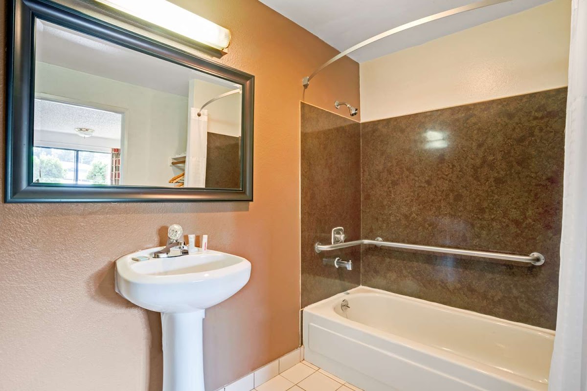 Travelodge by Wyndham Sea-Tac Airport North photo 3