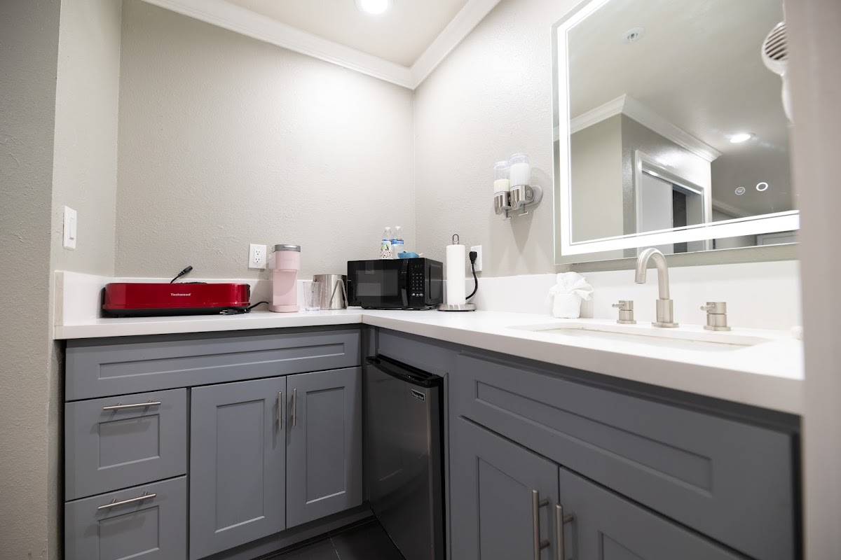 Omeo Suites - Alhambra photo 3