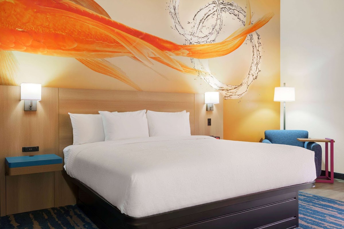 La Quinta Inn & Suites by Wyndham San Antonio Seaworld/LAFB photo 2