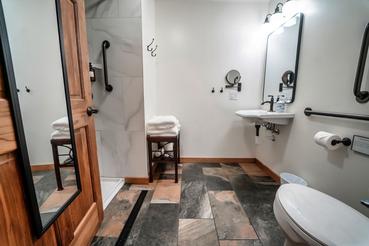 Timber Rock Lodge: Hotel, Spa & Weddings photo 3