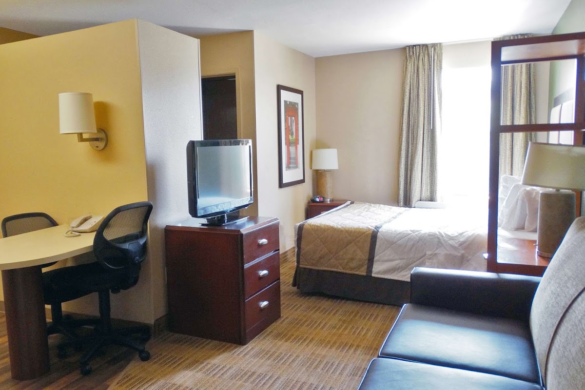 Extended Stay America Select Suites- Phoenix - Airport - E. Oak St. photo 3