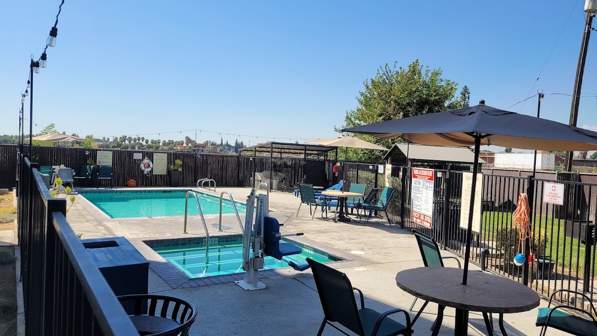 Holiday Inn Express & Suites Dinuba West, an IHG Hotel photo 3