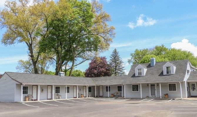 Seneca Clipper Inn