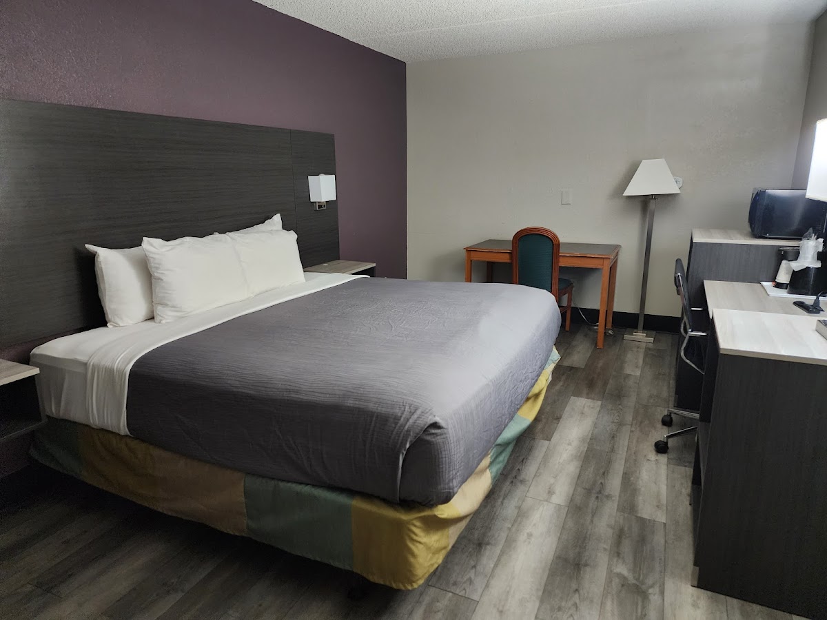 La Quinta Inn by Wyndham Bakersfield South photo 2