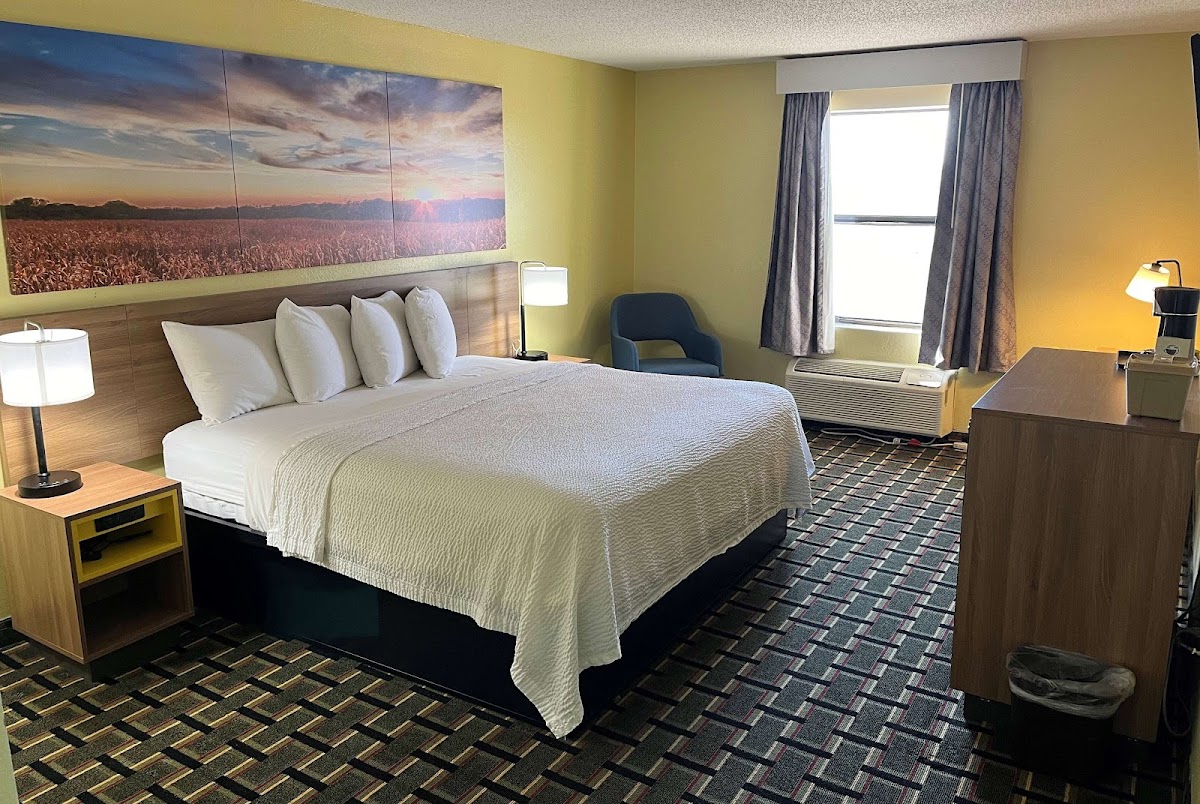 Days Inn by Wyndham Wichita North photo 2