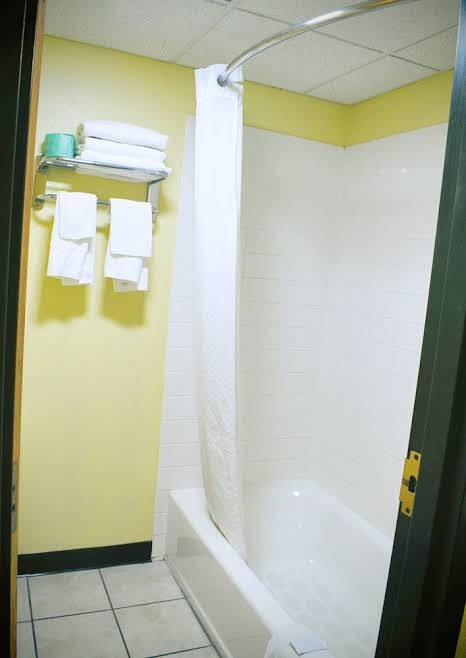 Days Inn by Wyndham Wichita North photo 3