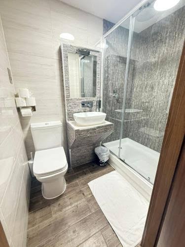 205 Earls Court Rooms photo 3