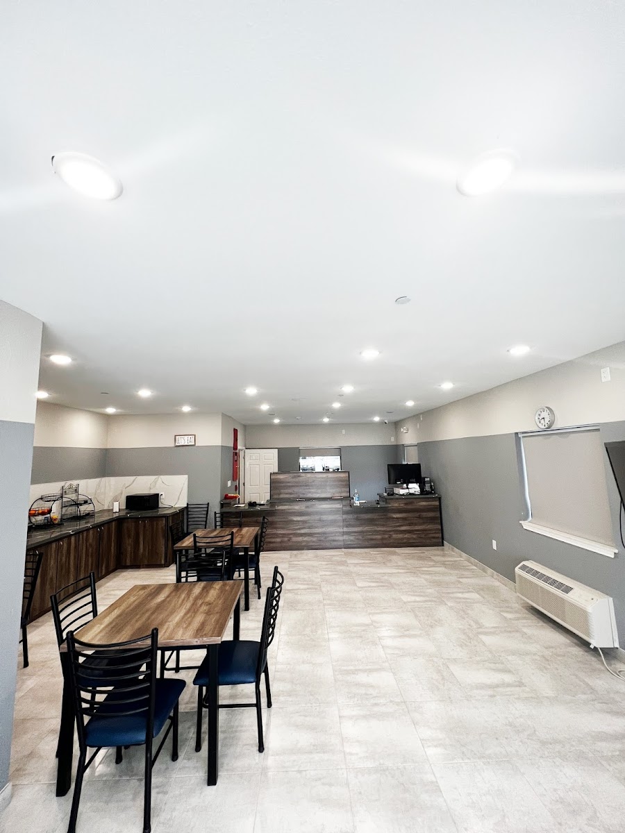 Captain Suites photo 2