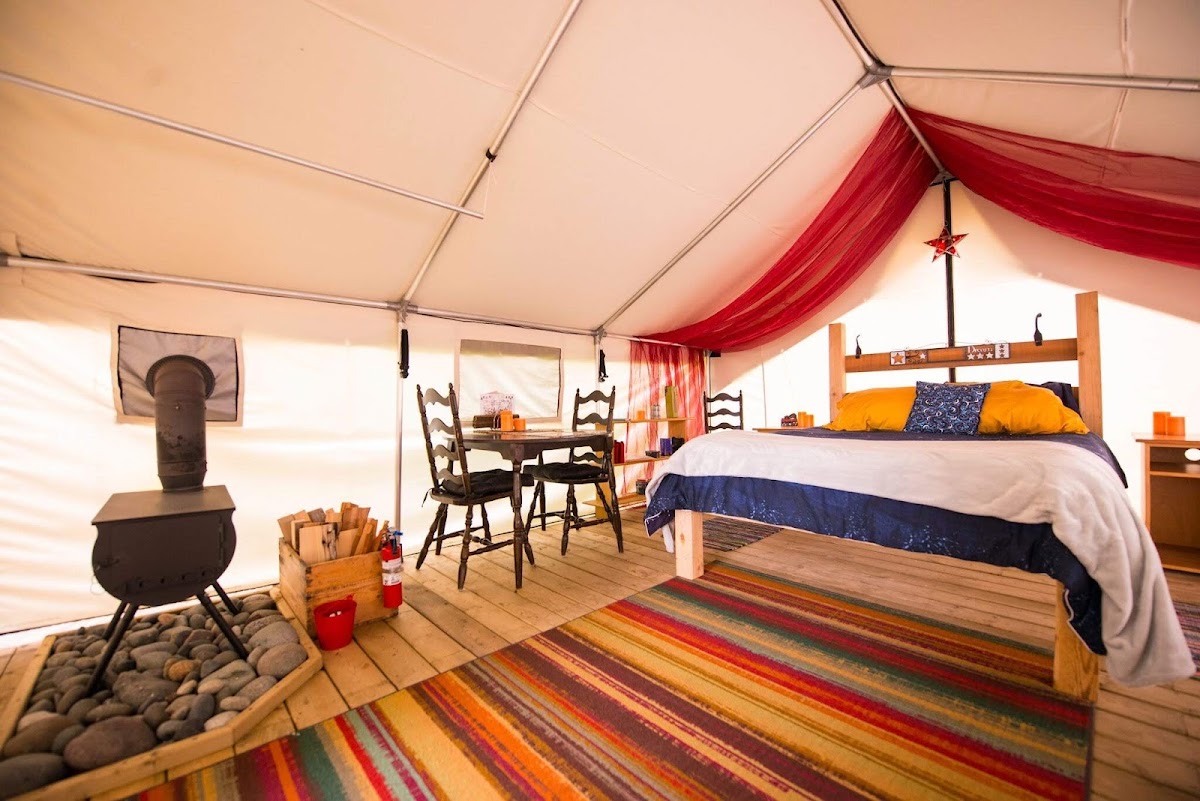So Damn Lucky Glamping photo 2