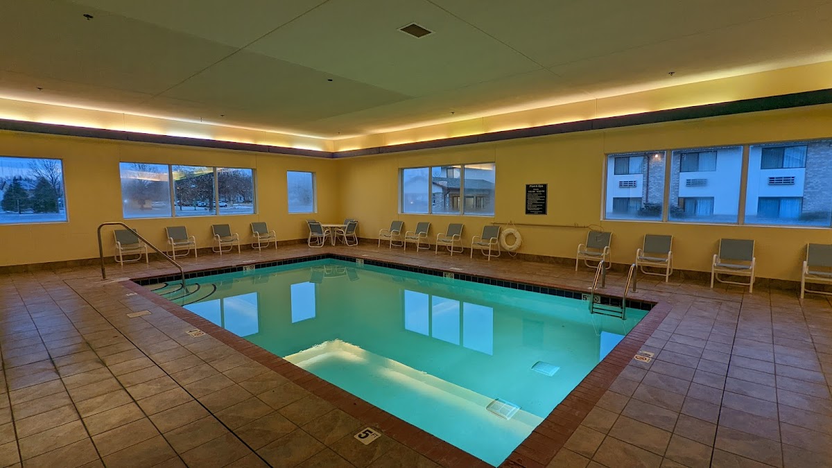 Reston Inn & Suites photo 3