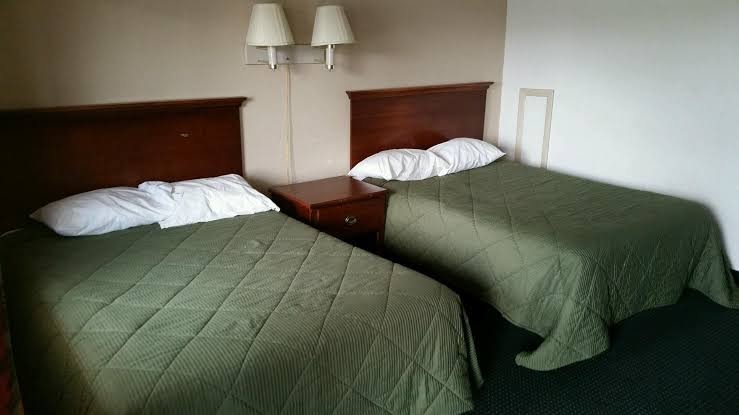 Dutch Gardens Inn photo 2