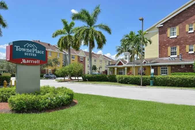 Candlewood Suites Miami Lakes, an IHG Hotel