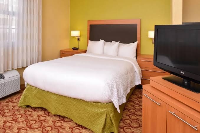 Candlewood Suites Miami Lakes, an IHG Hotel photo 2