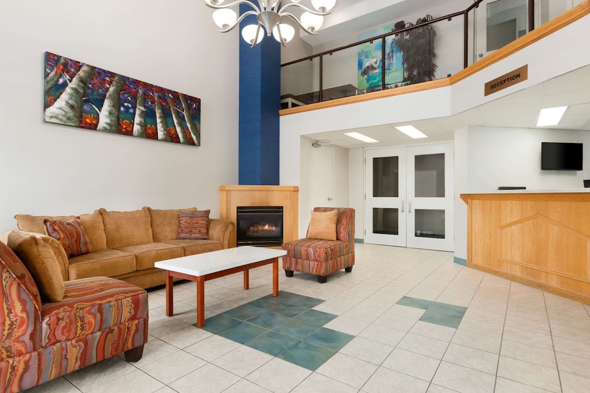 Travelodge by Wyndham Windsor photo 2
