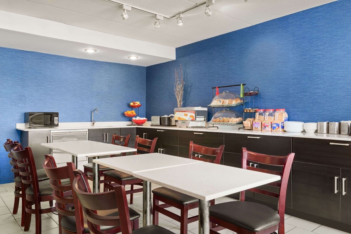 Travelodge by Wyndham Windsor photo 3