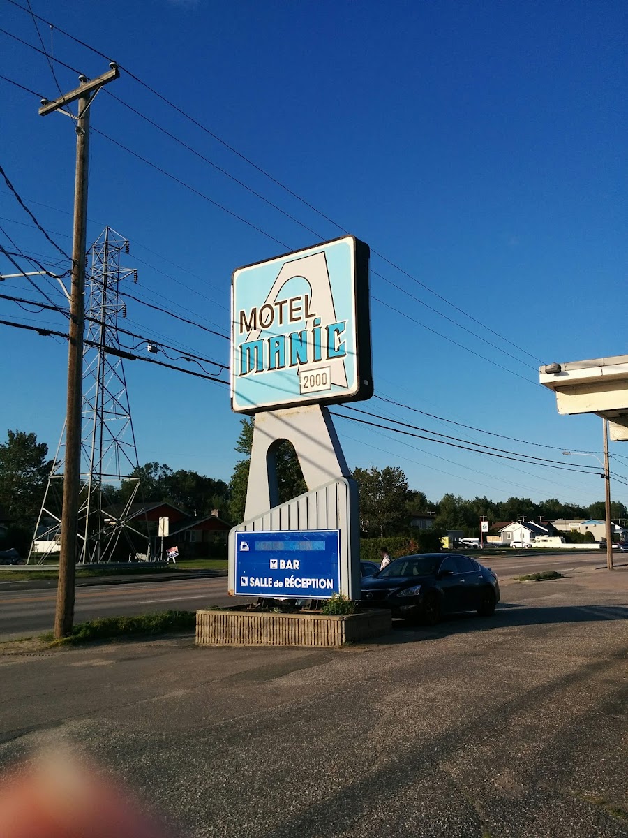 Motel Manic 2000