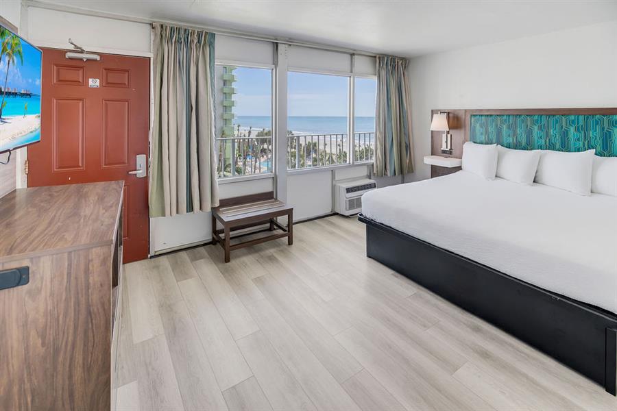 Blu Atlantic Oceanfront Hotel & Suites photo 2