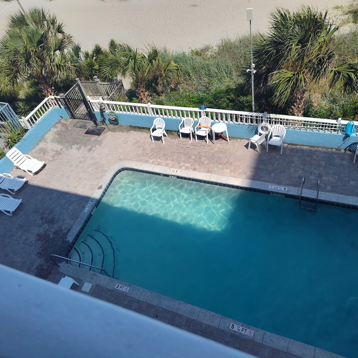 Blu Atlantic Oceanfront Hotel & Suites photo 3