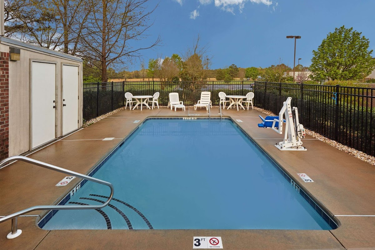 Super 8 by Wyndham Greenville photo 3