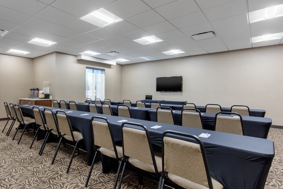 Comfort Inn and Suites - Crossplex Village photo 3