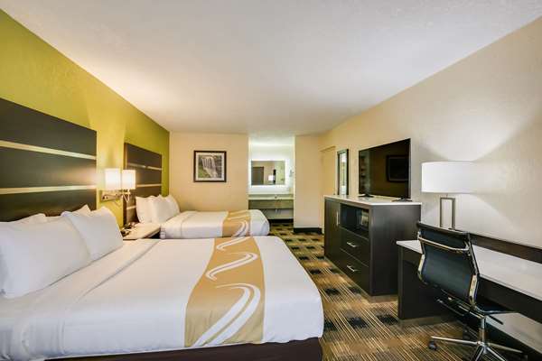 Quality Inn & Suites Mt. Chalet photo 2