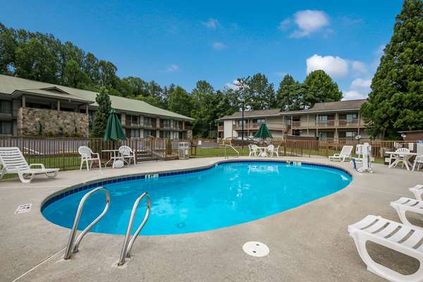 Quality Inn & Suites Mt. Chalet photo 3