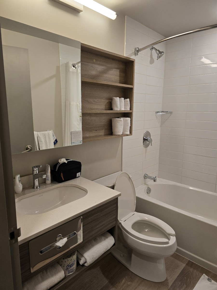 Microtel Inn & Suites by Wyndham Kanata Ottawa West photo 2
