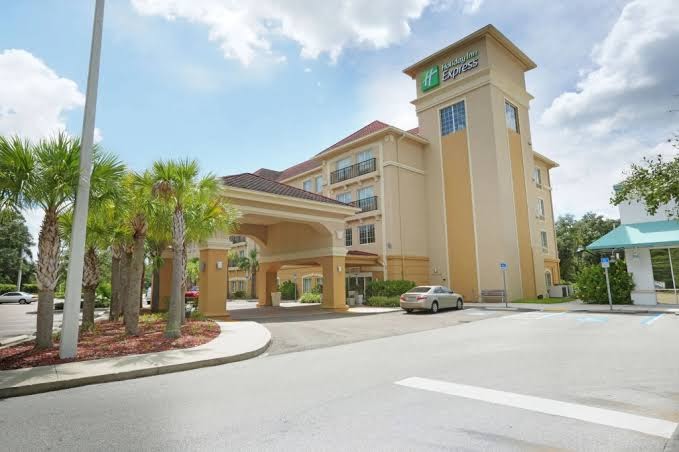 Holiday Inn Express Tampa N I-75 - University Area