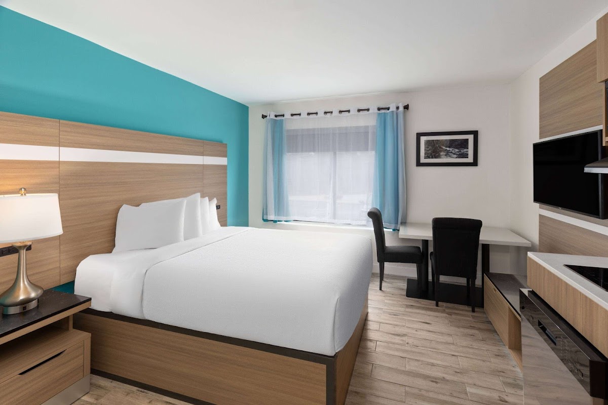 La Quinta Inn & Suites by Wyndham Sevierville / Kodak photo 2