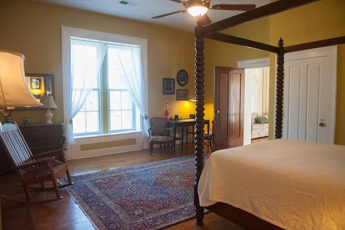 Denny House Bed and Breakfast photo 2
