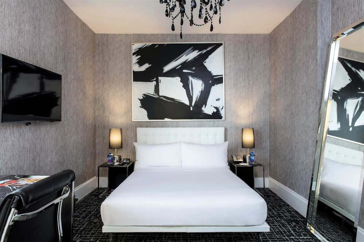 Square Hotel at Times Square photo 2