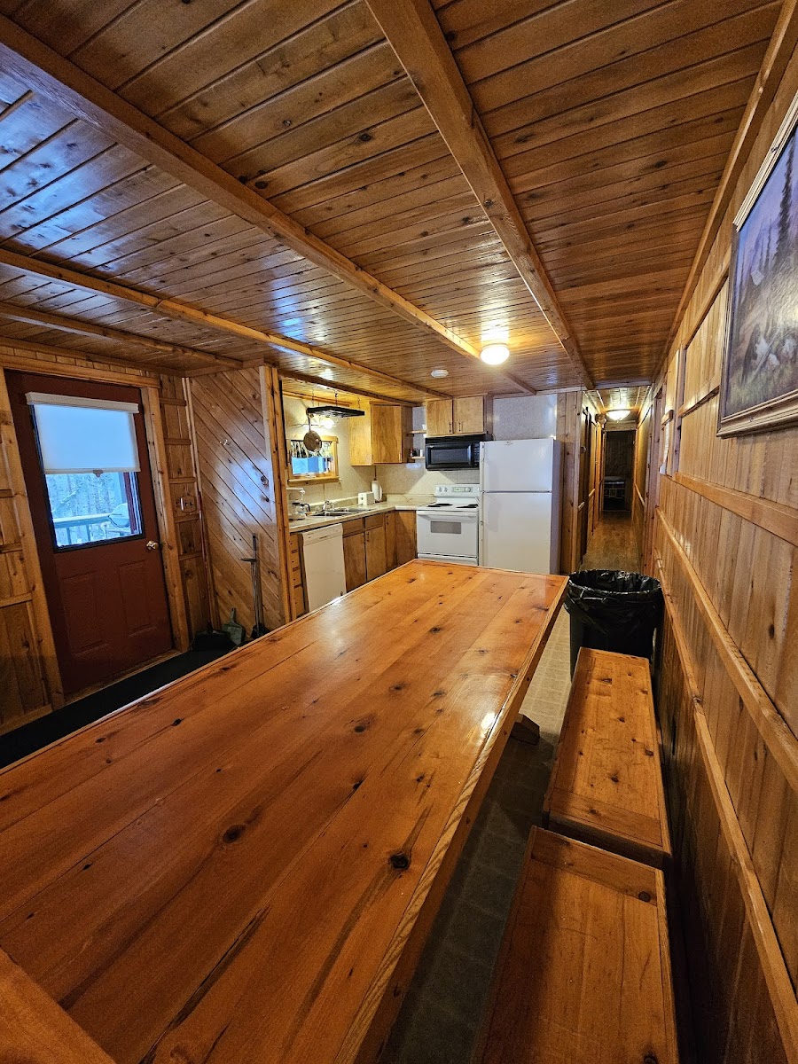 Trackdown Lodge & Cabins photo 3