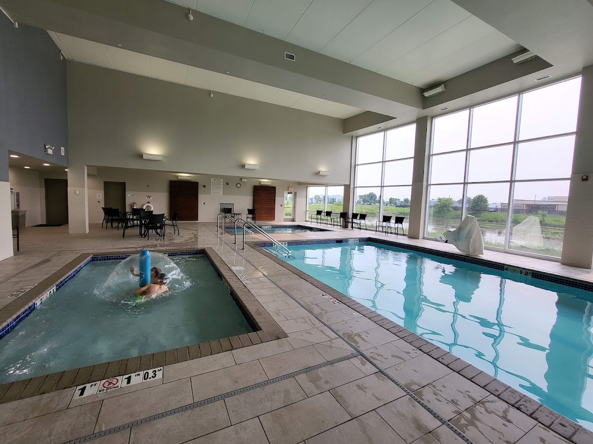 Holiday Inn Express & Suites Mankato, an IHG Hotel photo 3
