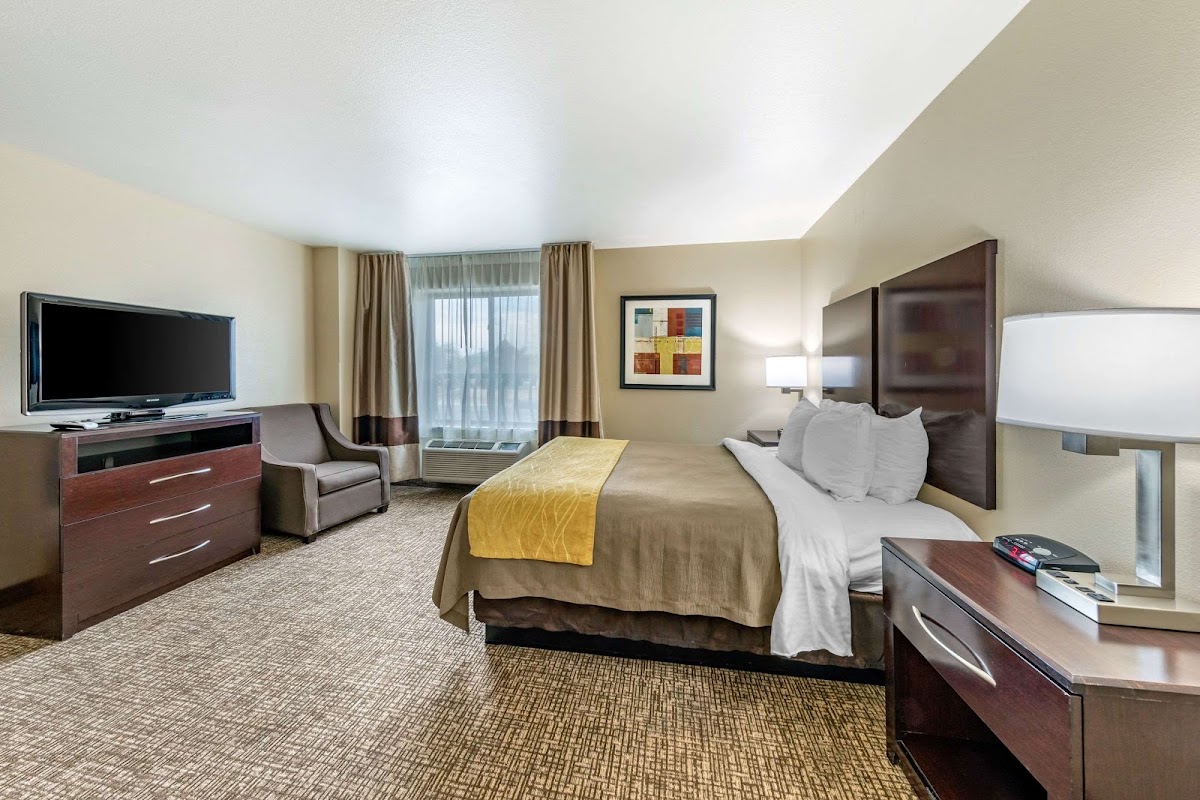 Comfort Inn & Suites Colton photo 2