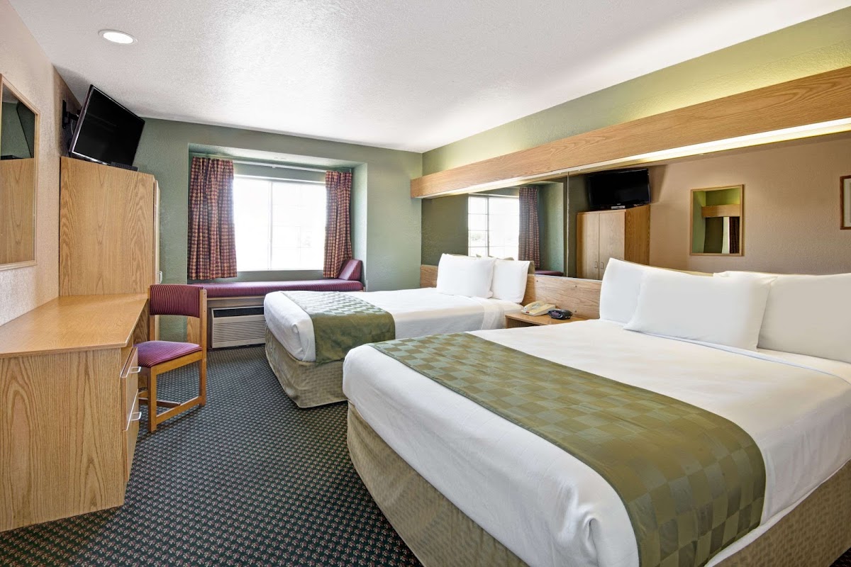 Microtel Inn & Suites by Wyndham Albuquerque West photo 2