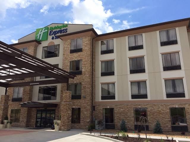 Holiday Inn Express & Suites St Louis Airport by IHG