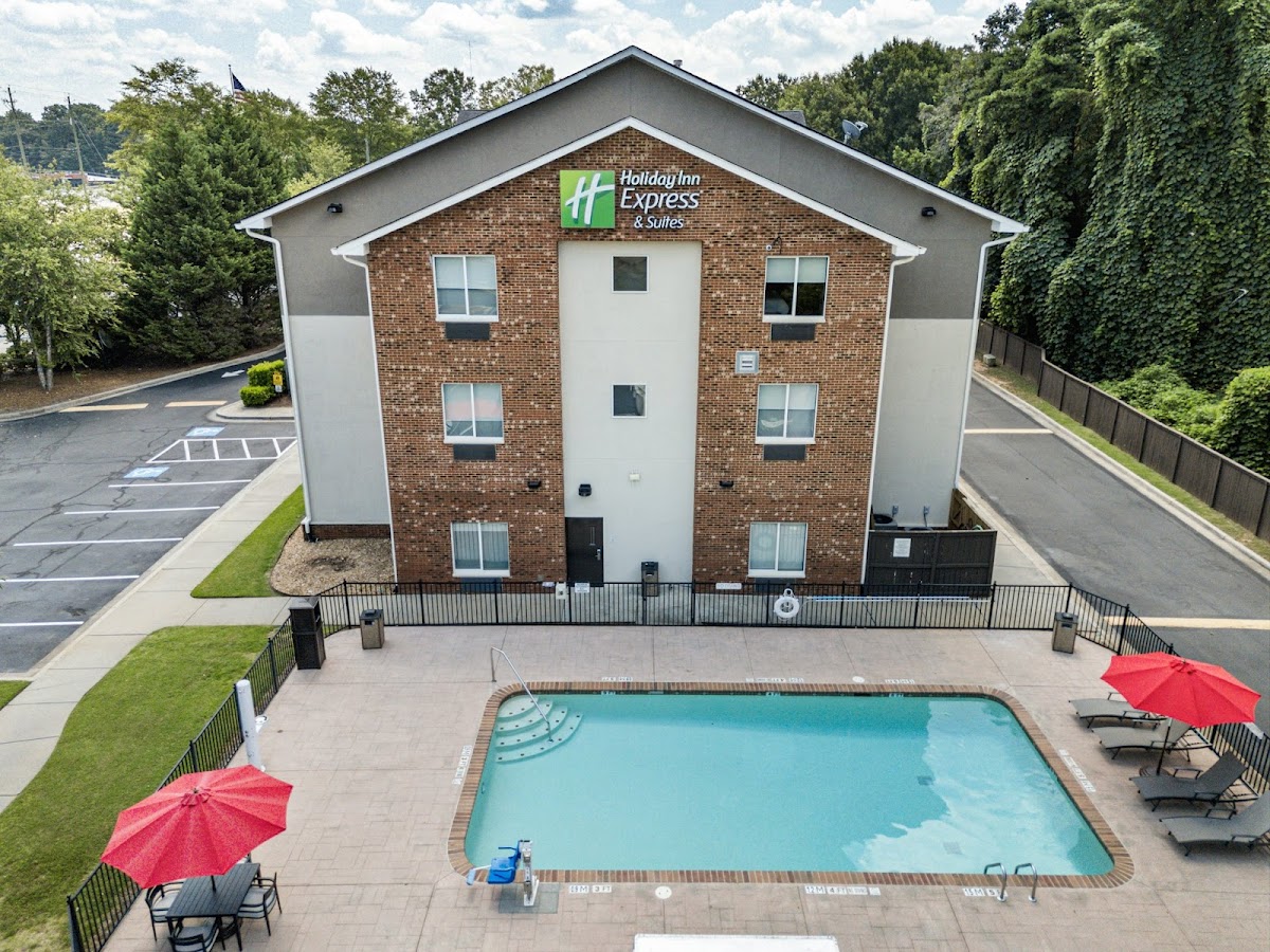 Holiday Inn Express & Suites Buford NE - Lake Lanier by IHG