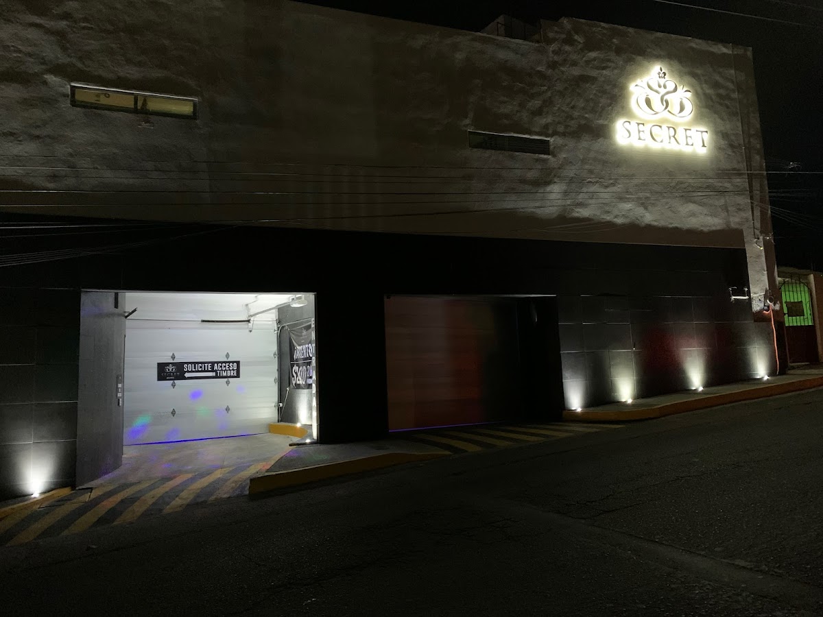Secret Auto Hotel