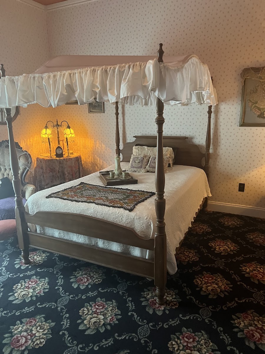 Munster Mansion photo 2