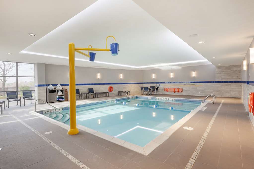 GLō Best Western Mississauga Corporate Centre photo 3
