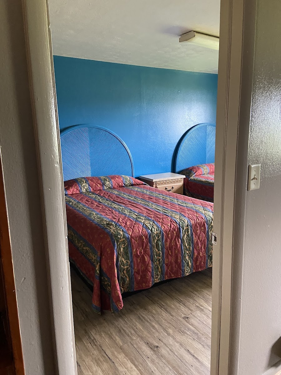 U.S. Inn & Apartments